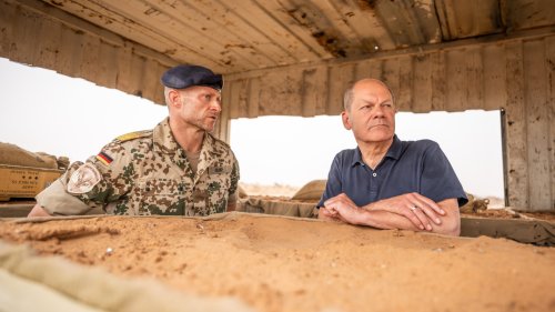 Scholz besucht Bundeswehrsoldaten im Niger