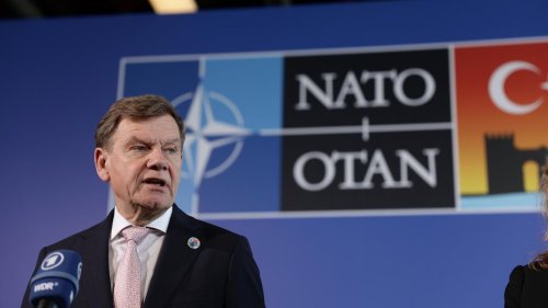Wadephul stellt sich hinter Trumps fünf Prozent