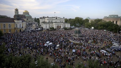 Tausende demonstrieren für gestürzte Regierung