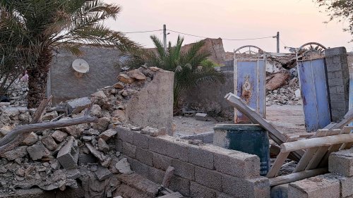 Zerstörung durch Erdbeben in Khoy