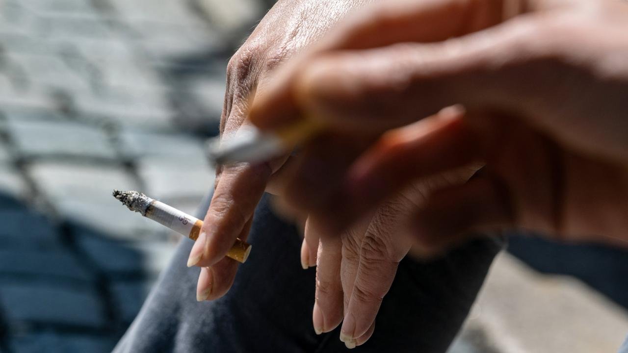 Mailand verschärft Rauchverbot im Freien