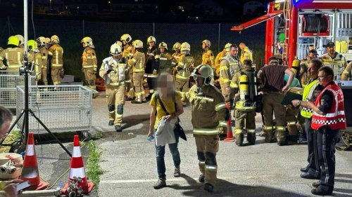 Dutzende leichtverletzte Zugpassagiere nach Brand in Tunnel