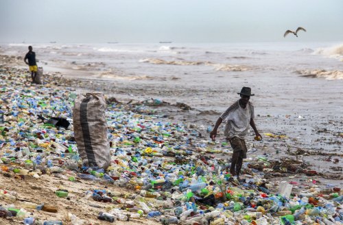 Ghanas Kampf mit der Plastikflut