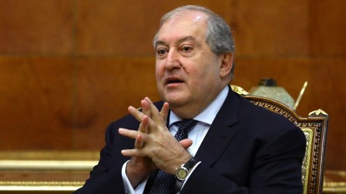 Präsident Sarkissjan tritt zurück