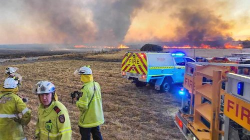 Buschbrand zerstört Häuser bei Perth