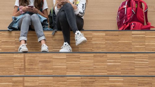 Bildung: Baden-Württemberg will Handynutzung an Schulen einschränken