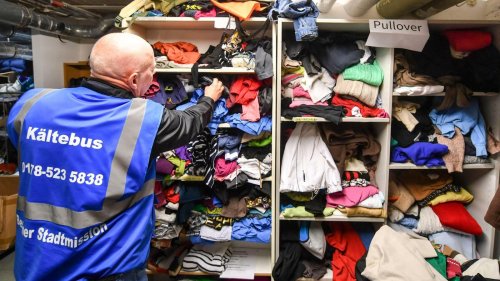 Pullis, Hosen, Winterjacken: Berliner Stadtmission ruft zu Kleiderspenden auf