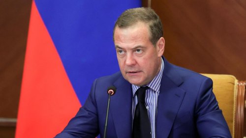 Ukraine-Krieg: Krim-Brücke zerstören? Medwedew nennt Merz einen Nazi