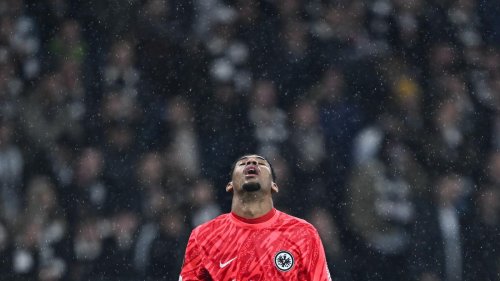 Fußball-Bundesliga: Frankfurt noch ohne Torwartplan nach langem Santos-Ausfall