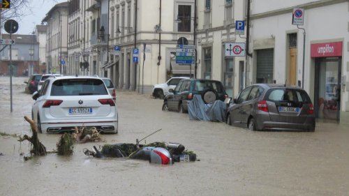 Behörden rufen Alarmstufe rot aus: Starkregen und Evakuierungen in Urlaubsregionen Toskana und Emilia-Romagna