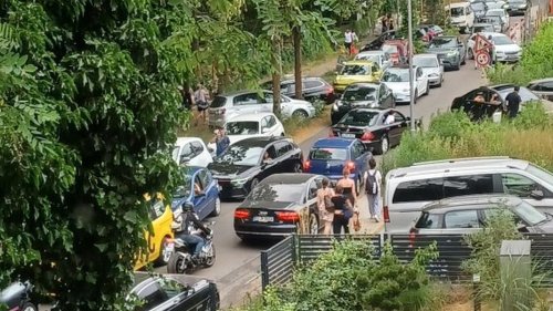 Berliner Badesee-Chaos: Mit Schranken, Gittern und Einbahnstraße gegen rücksichtslose Autofahrer