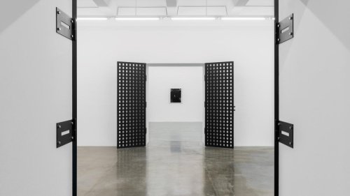 Aslan Goisums Ausstellung im Kindl: Spiel mit Kontrolle und Verdacht