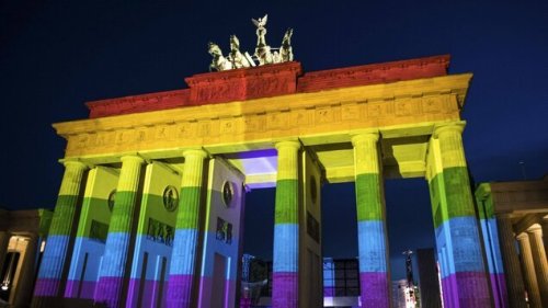 Brandenburger Tor soll am Sonntagabend in Regenbogenfarben angestrahlt werden