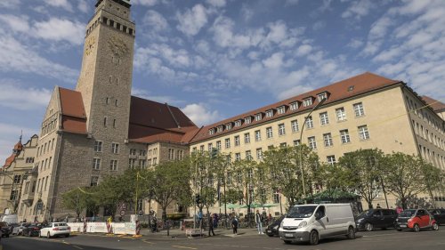 Clan-Größe lobt Linken-Politikerin als „Ehrenfrau“: Ordnungsamt durfte teures Restaurant in Berlin-Neukölln nicht kontrollieren