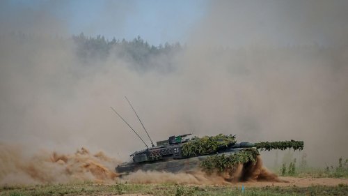 Militärausgaben steigen: Weltweite Militärausgaben steigen zehntes Jahr in Folge
