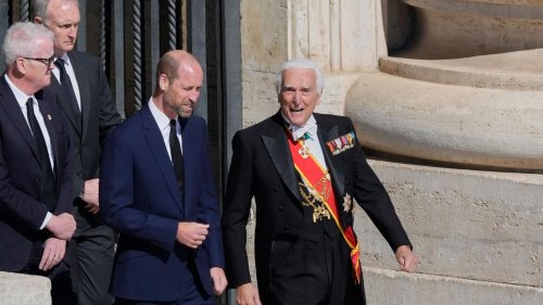 Royals bei der Trauerfeier: Prinz William bei Papst-Trauerfeier - neben Scholz