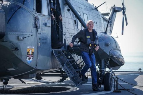 Zeitenwende auch bei der Marine: Nato-Flotte begrüßt den Kanzler an Bord