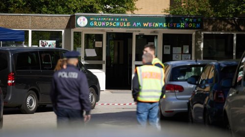 Angriff mit Stichwaffe: Messerangriff: Polizei fahndet mit Foto nach Jungen