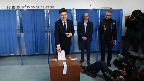Präsidentenwahl in Rumänien: Prognosen sehen Proeuropäer Nicusor Dan vorne
