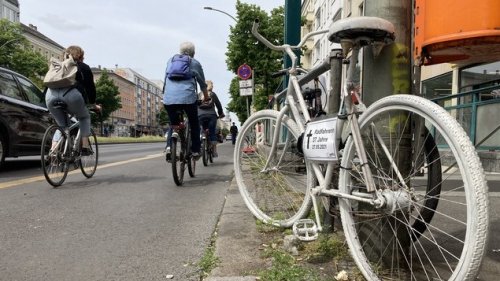 Radfahrerin in Berlin-Friedrichshain überrollt – Lkw-Fahrer angeklagt