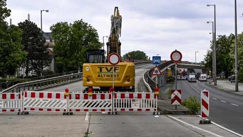 „Statt zwei Minuten brauche ich jetzt 40“: Anwohner entsetzt über Verkehrschaos wegen Brücken-Abriss an Berliner Wuhlheide