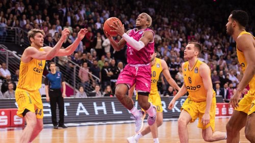 Bonner Basketballer setzen sich durch: Telekom Baskets verdrängen Alba Berlin von Tabellenspitze