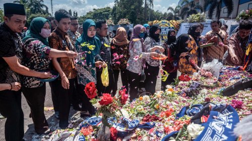 Massenpanik in Indonesien: Mindestens 33 Kinder und Jugendliche unter Toten im Fußballstadion