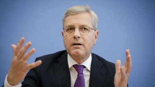 Röttgen will CDU-Vorsitz und Kanzlerkandidatur
