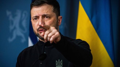 Krieg in der Ukraine: Selenskyj: Russland zieht Krieg in die Länge