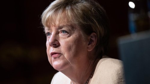 „Worte ernst nehmen“: Altkanzlerin Merkel warnt davor, Putins-Drohungen als Bluff abzutun