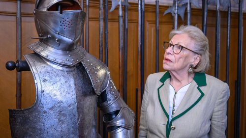In Schloss Branitz: Rüstungen und Kunst an Pücklers Erben zurückgegeben
