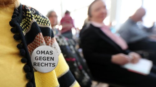 Netzwerk für Brandenburg: Omas gegen rechts verbünden sich