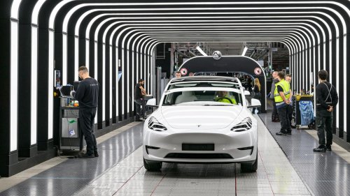 Tesla in Grünheide: Betriebsrat will nicht wissen, wie viele Mitarbeiter keinen Lohn erhalten