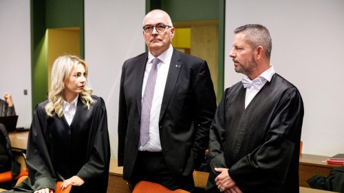 Geldübergabe in einem Berliner Hotel?: Mitangeklagte belastet früheren CDU-Politiker