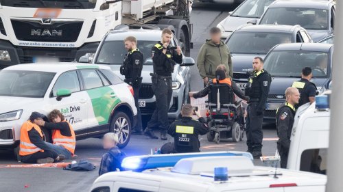 Klimablockaden in Berlin: „Letzte Generation“ behindert erneut zwei Rettungswagen im Einsatz
