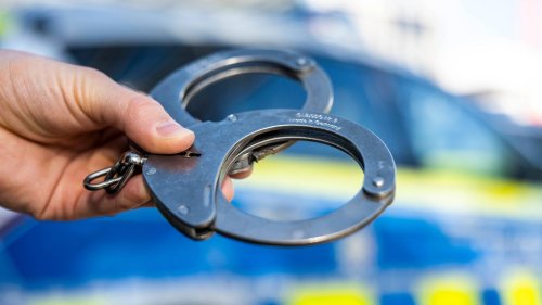 Mutmaßlicher Dieb nach Flucht in Charlottenburg gefasst: Zeugen verfolgen Verdächtigen und alarmieren Polizei