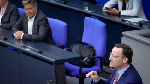 Russisches LNG auch in Deutschland?: Opposition kritisiert Habeck für „Blindflug“