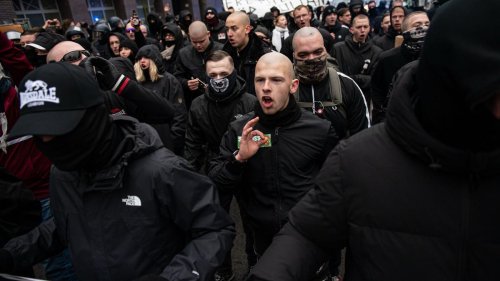 Verfassungsschutz Berlin warnt vor wachsender Gefahr: Rechtsextremisten und Salafisten vereint im Hass auf Queere