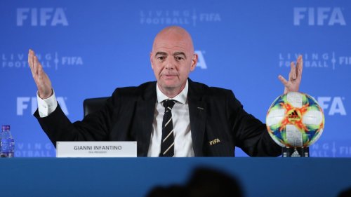 Fifa-Chef Infantino vor Treffen der Regelhüter: „Rote Karte für Blaue Karte“