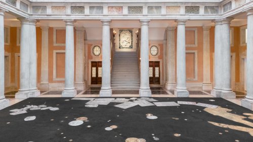 Vom seltsamen Eigenleben der Dinge: Die Pinault Collection feiert die Kunst doppelt in Venedig