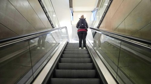 Umbau des Berliner Bahnhofs Alexanderplatz: Bahn beseitigt „Angsträume“ und verdrängt Obdachlose