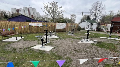 Sieben Geräte zum Sporteln: Erste Fitnessanlage in Neuköllner Kleingartenanlage eröffnet