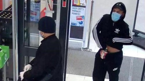Nach schwerem Raub in Supermarkt: Berliner Polizei sucht die zwei Tatverdächtigen