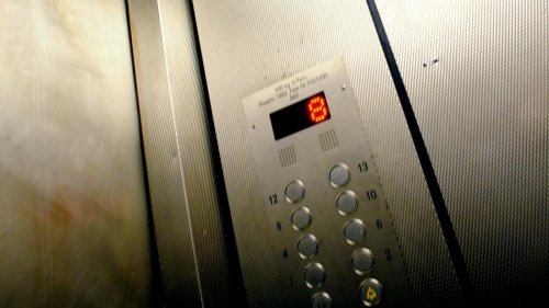 „Sicherstes Verkehrsmittel der Welt“: Warum Aufzüge trotz Stromausfall weiterfahren