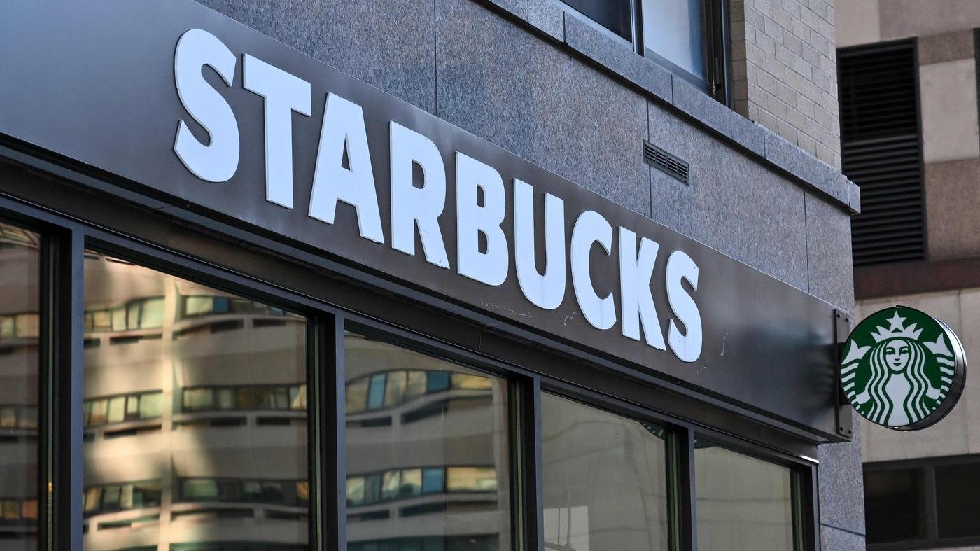 Mit heißem Tee den Schoß verbrüht: Starbucks muss einem Kunden 50 Millionen Dollar zahlen