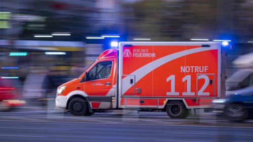 Feuerwehr mit 100 Kräften im Einsatz: Brand in Pflegeeinrichtung in Berlin