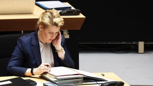 „Undankbar und unverfroren“ : CSU-Generalsekretär empört über Franziska Giffey