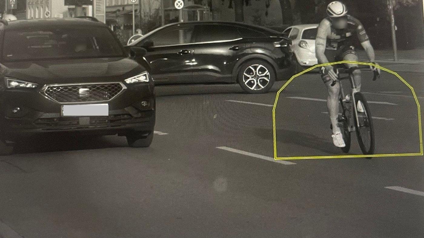 Muss er dafür auch zahlen?: Fahrrad-Rowdy mit fast 50 km/h in Berlin geblitzt