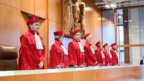 Verfassungsgericht urteilt zum Solidaritätszuschlag: Muss Friedrich Merz um seinen Haushalt fürchten?