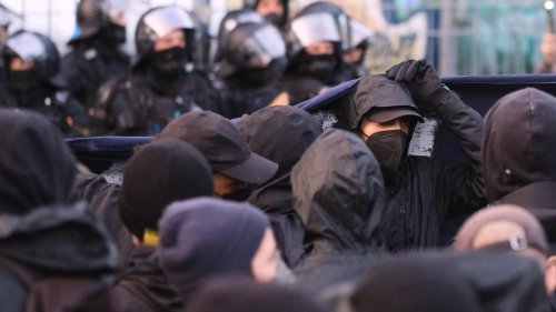 Urteil gegen Lina E.: Nach Zusammenstößen in Leipzig richtet Polizei Kontrollbereich ein